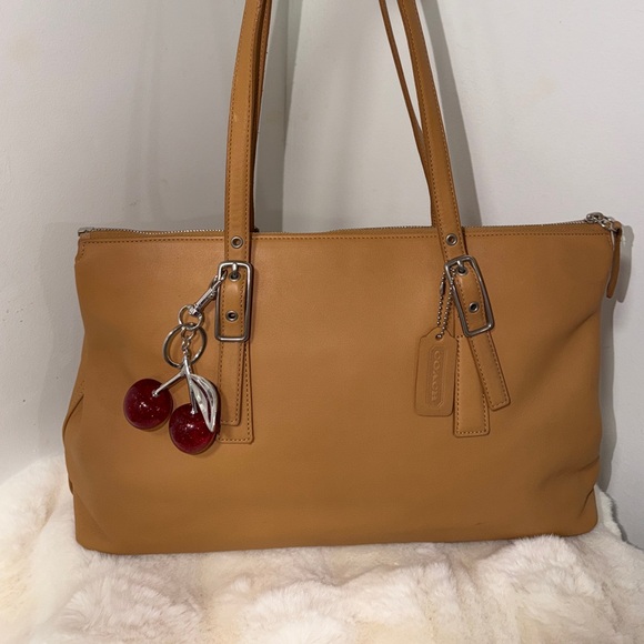 Coach Large Vintage Tan Leather Legacy Zip Shoulder Bag #9813 - Picture 7 of 8